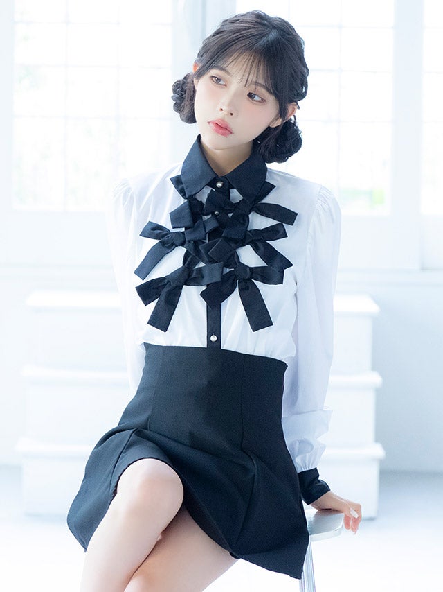 リボンデザイン 襟つき 長袖 モノトーン フレアミニスカート セットアップ